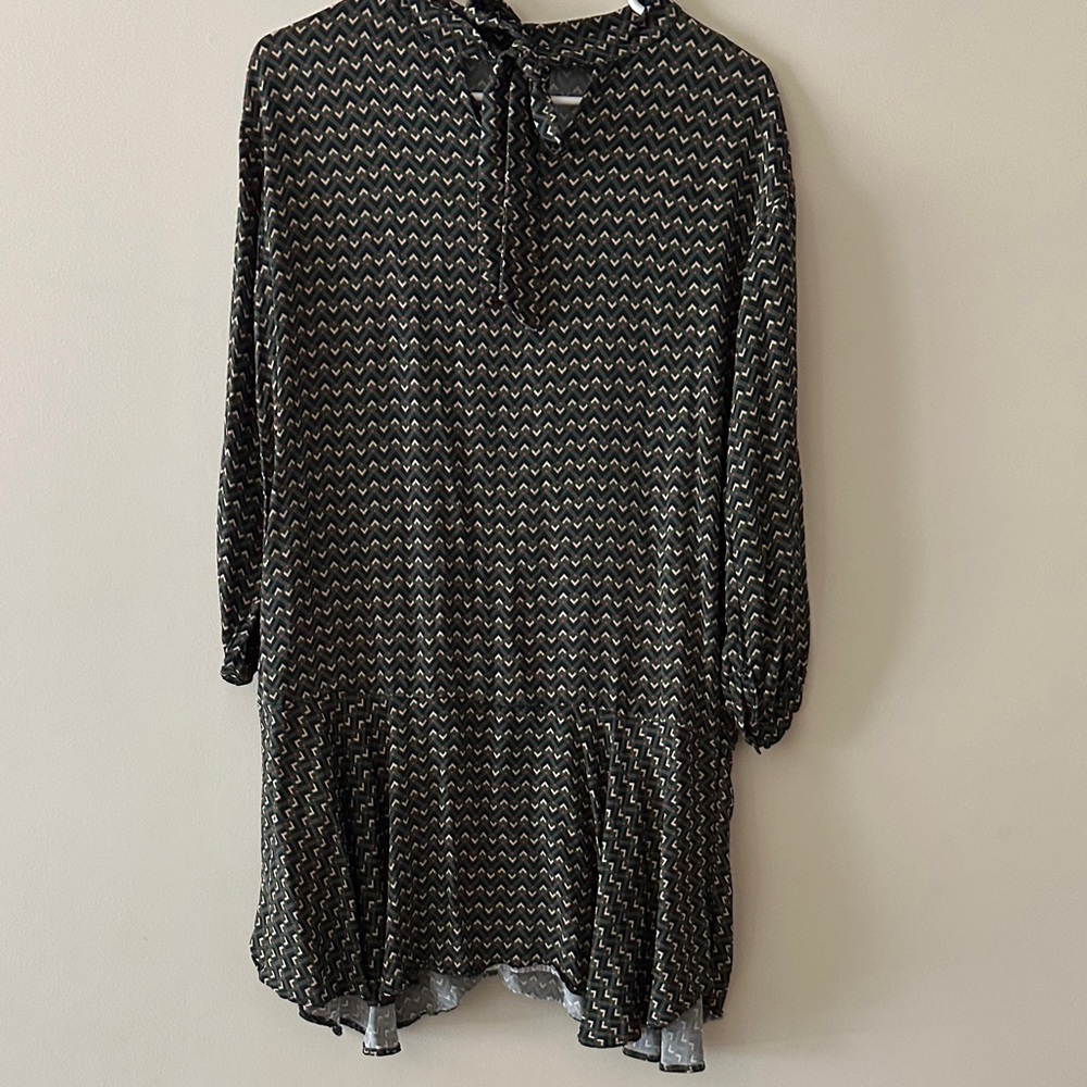 Chic Black Patterned Long Sleeve Dress.  Great to dress up for parties.
